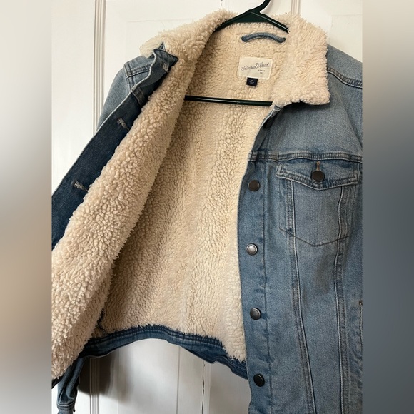 Universal Thread shearling lined jeans jacket - Picture 4 of 6